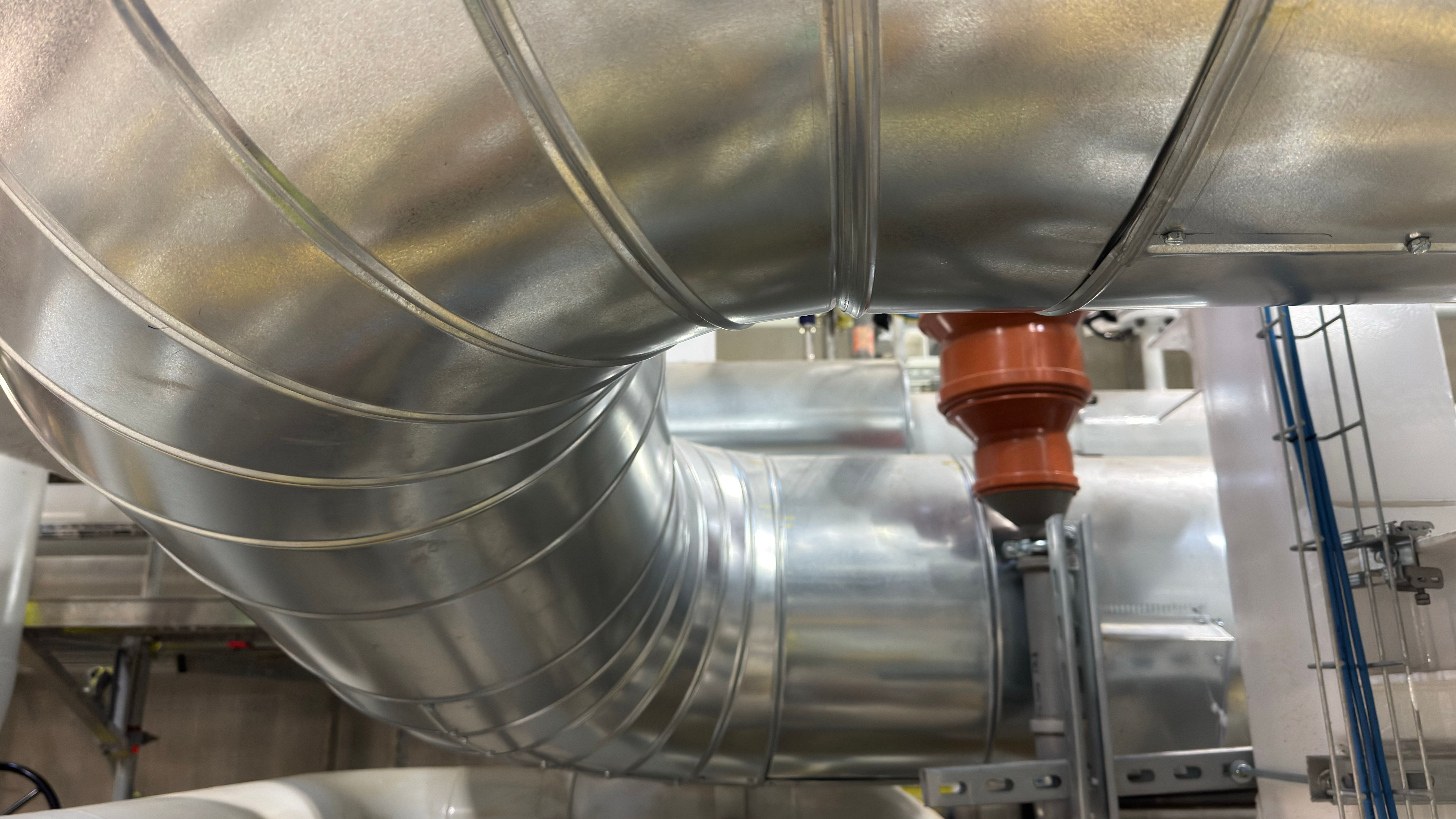 Ingenieure bei der Zusammenarbeit